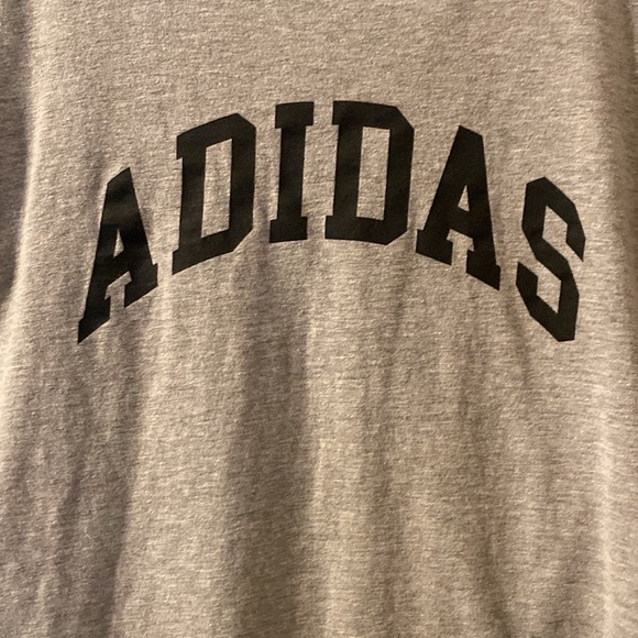 Adidas amplifier graphic tee size small - Picture 2 of 4